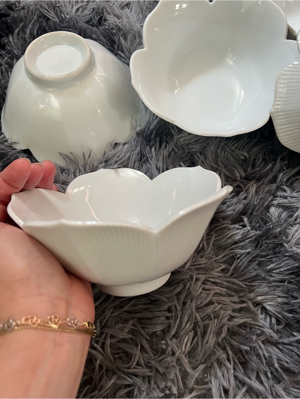 White Floral Scalloped Porcelain Bowl - Set 5